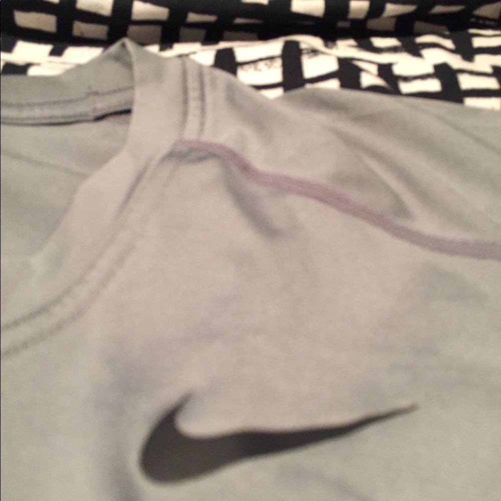 Nike Tank Top - Picture 3 of 4